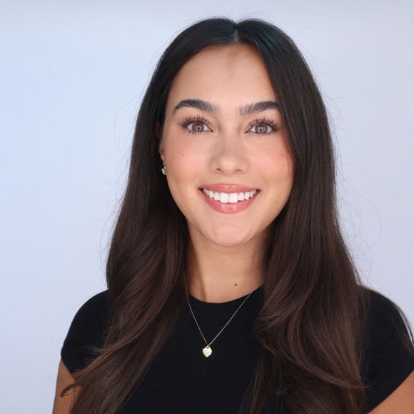 Meet your Posher, Caroline - Picture 1 of 1